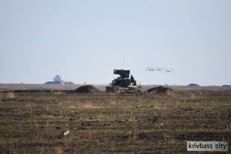 17-я танковая бригада из Кривого Рога учится обороняться, наступать и сдерживать противника (ФОТО)
