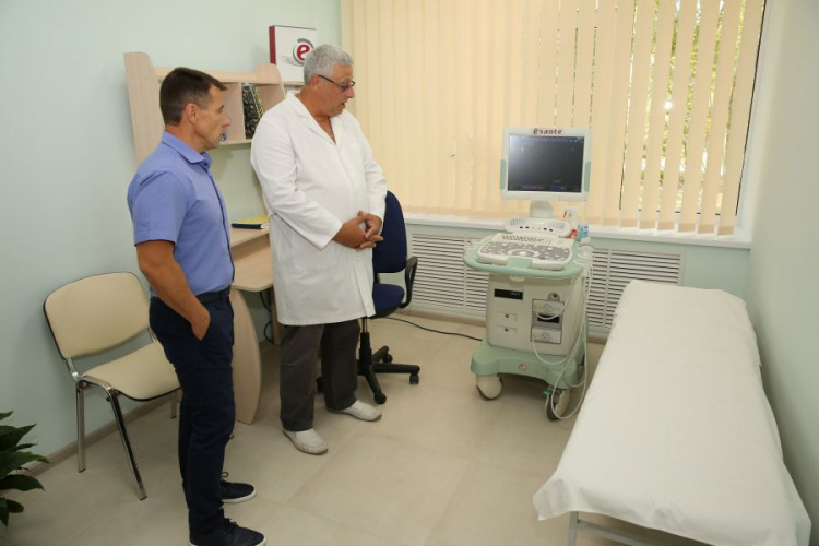 Городской больнице Кривого Рога подарили новый кабинет УЗИ стоимостью в 1 миллион