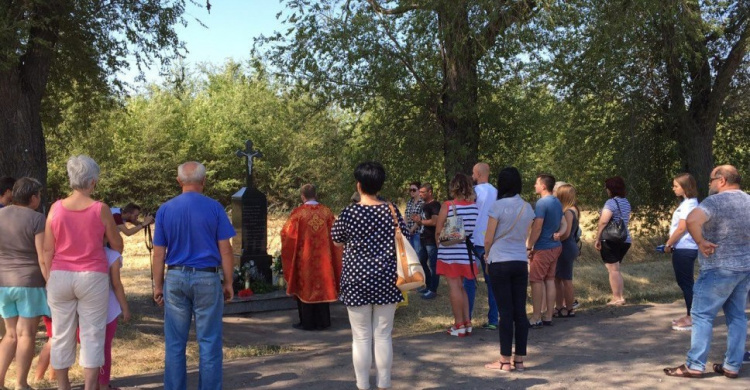Жители Кривого Рога почтили память Кузьмы Скрябина в День его рождения (ФОТО)