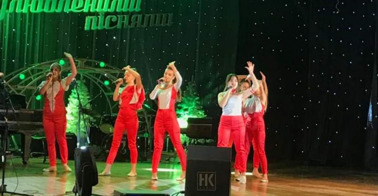 В Кривом Роге прошёл всеукраинский фестиваль "В новый год с любимыми песнями" (фото)