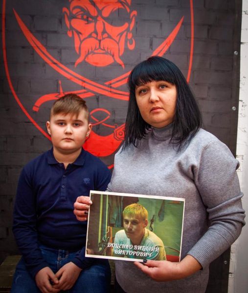 Криворожанки напомнят о войне в Украине на фотовыставке в Варшаве (фото)