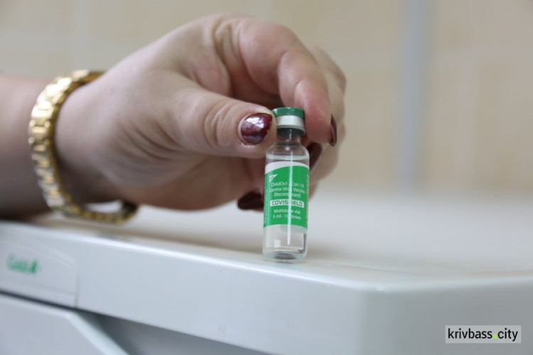 Для виїзду за кордон українцям видаватимуть міжнародне свідоцтво про вакцинацію