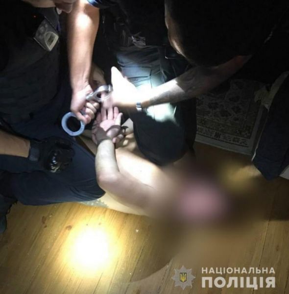 На Днепропетровщине полицейский получил ранение во время задержания грабителя (фото)