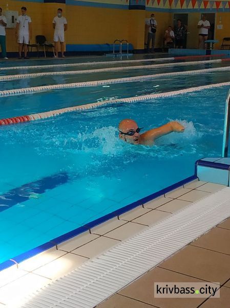 В Кривом Роге для военнослужащих с инвалидностью организовали турнир по плаванию