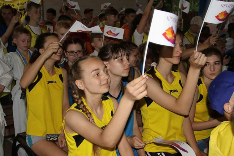 Сезон летнего отдыха открыт: юных спортсменов из Кривого Рога встретили в лагере "Старт" (фото)