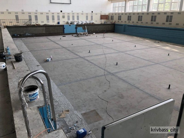 Реконструкция бассейна на Соцгороде: успеют ли завершить все работы к началу учебного года?