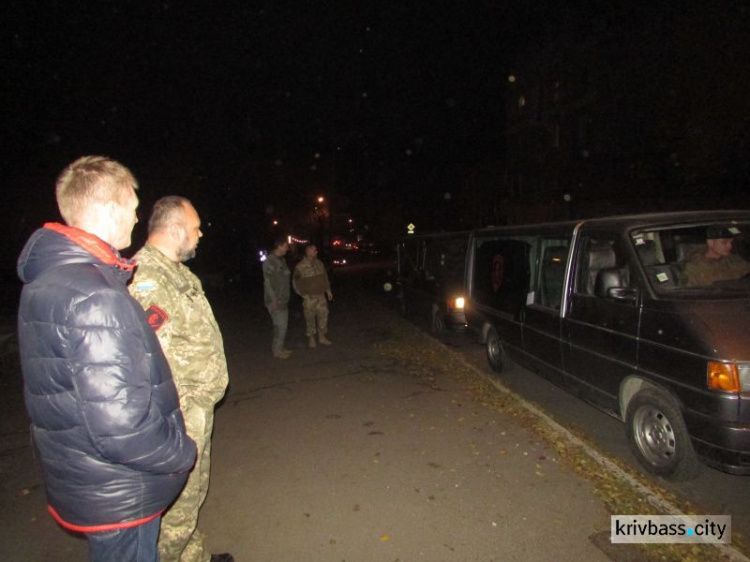 Бойцы батальона "Кривбасс" передали "Госпитальерам" авто от украинской диаспоры