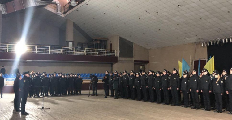 На службу в патрульную полицию Кривого Рога заступили 65 новых копов (ФОТО)