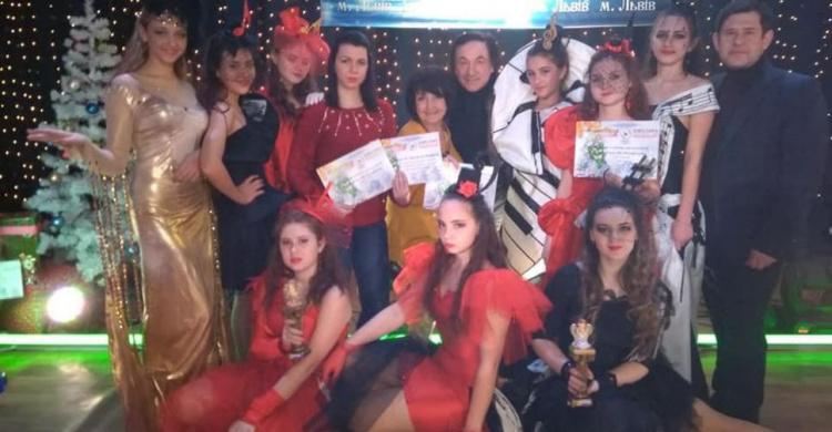 Школа моделей из Кривого Рога привезла награду с международного конкурса (фото, видео)
