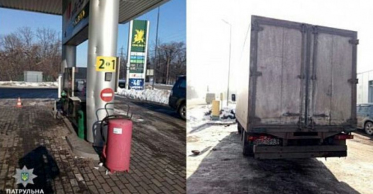 Авария на заправке: в Кривом Роге грузовик въехал в колонну (ФОТО)