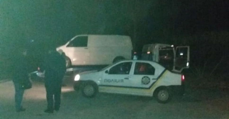 В Кривом Роге полицейские выявили нелегальную заправку на колесах (фото)