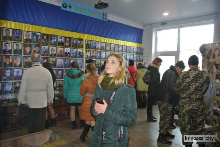 В музее батальона "Кривбасс" открыли экспозицию миссии "Эвакуация 200 Днепр" (ФОТО)