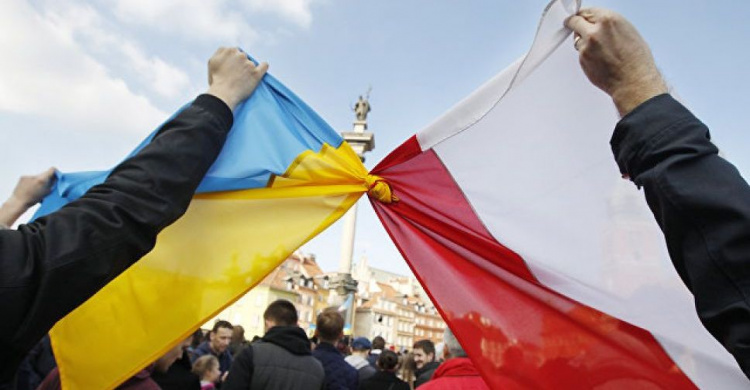 Небольшая разница: сколько украинцы могут зарабатывать в Польше и Киеве