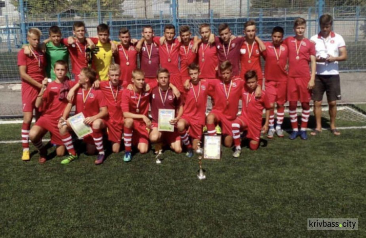 Команда из Кривого Рога выиграла молодёжный турнир по футболу (ФОТО)