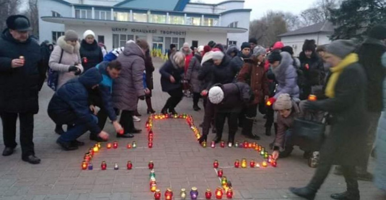 Присоединись и зажги свечу: жители Кривого Рога вспомнят жертв Голодомора (фото)
