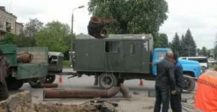 Жители одного из микрорайонов остались без воды: Кривбасводоканал устраняет аварию