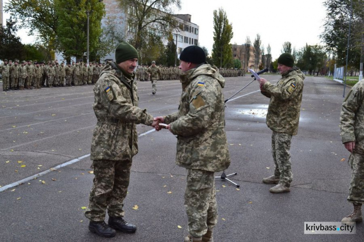 Бойцов 17-й танковой бригады Кривого Рога наградили по случаю праздника