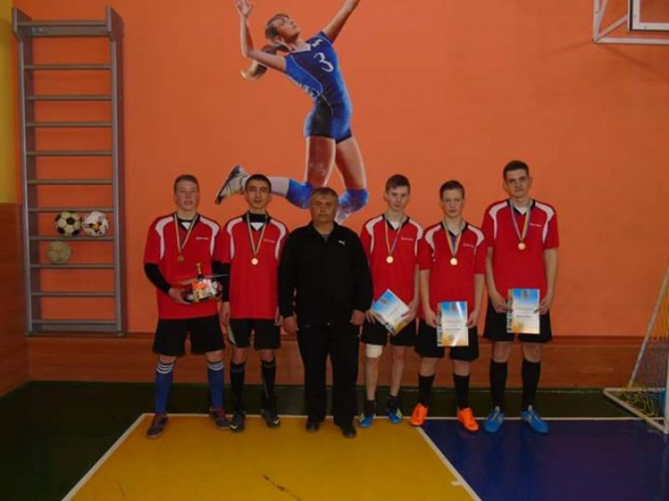 Криворожские команды приняли участие в традиционном турнире по мини-футболу (фото)