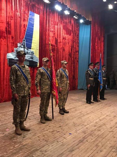 В Доме офицеров Кривого Рога поздравили защитников и вручили награды (ФОТО)