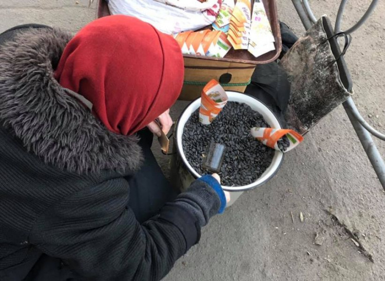 Жители Кривого Рога вновь собирают помощь "бабушке Шуре"