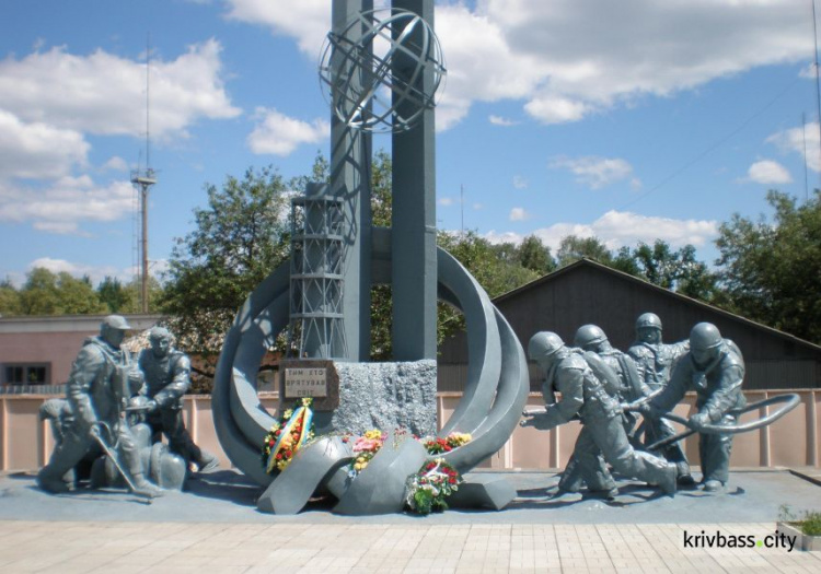 34-я годовщина аварии на Чернобыльской АЭС: в Украине вспоминают героев-ликвидаторов
