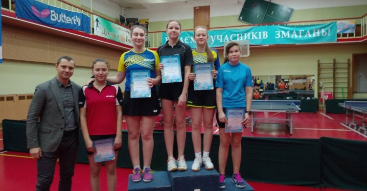 Криворізькі тенісисти вибороли призові місця на чемпіонаті області