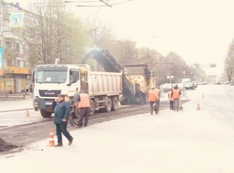 В Долгинцевском районе Кривого Рога проводят работы по ремонту дорог (ФОТОФАКТ)