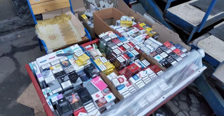 В Кривом Роге правоохранители изъяли около 800 пачек контрафактных сигарет