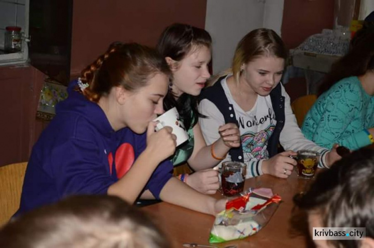 Волонтеры из Кривого Рога посетили детский дом с развлекательной программой (ФОТОРЕПОРТАЖ)