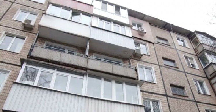 В Покровском районе Кривого Рога женщина с ребёнком выпала из окна многоэтажки