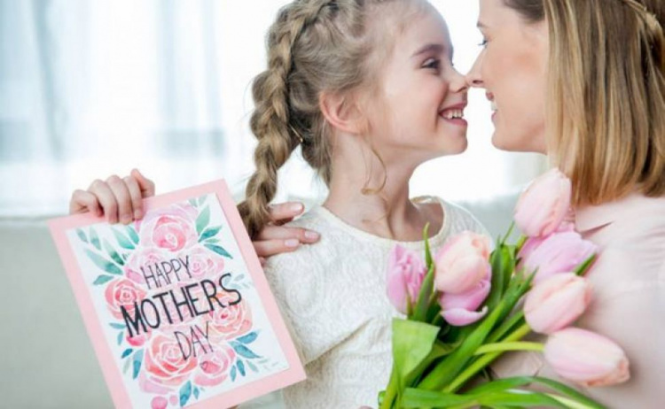 В Кривом Роге сегодня отмечают День матери: история праздника, мероприятия