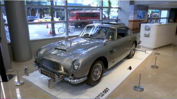 На аукционе продали авто Бонда 1965 года (ФОТО)