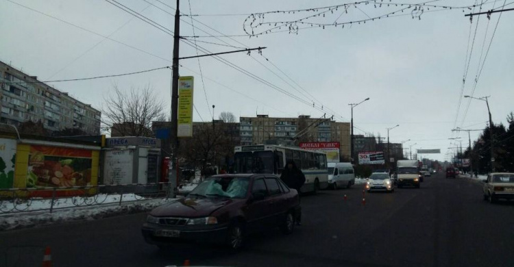 В Покровском районе Кривого Рога автомобиль сбил пешехода (фото)