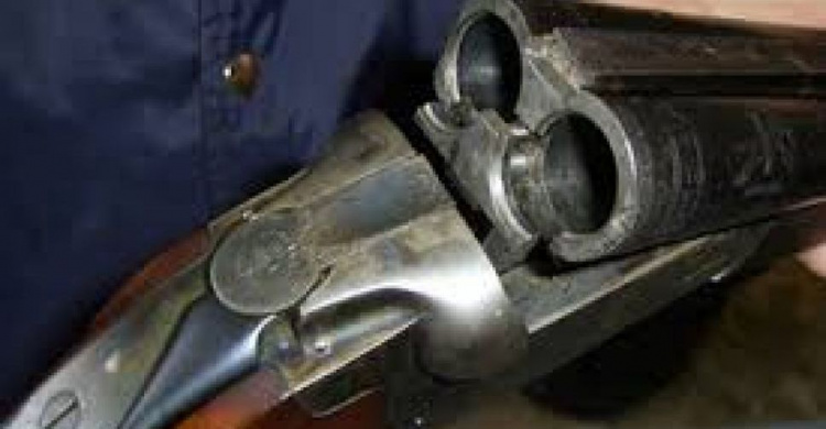 В Кривом Роге судят вооруженного 53-летнего грабителя магазинов