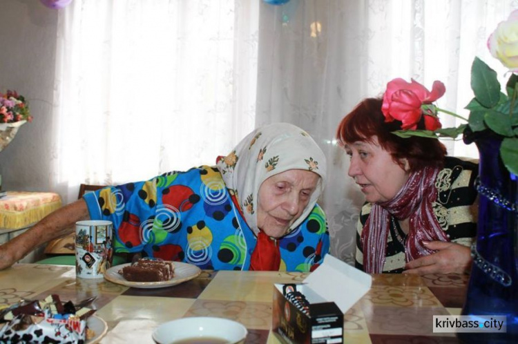 Криворожанка отпраздновала свой 100-й День рождения (ФОТО)