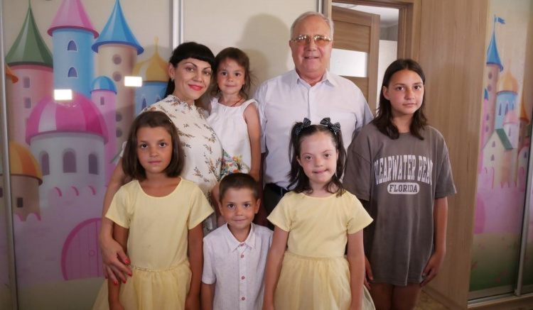 У День родини до багатодітної сім’ї Мельничуків завітав в.о. міського голови Кривого Рогу Юрій Вілкул