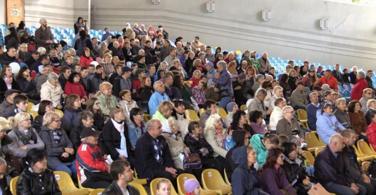 Нардеп из Кривого Рога отправил людей с проблемами слуха на тематический фестиваль в Днепр (ФОТО)