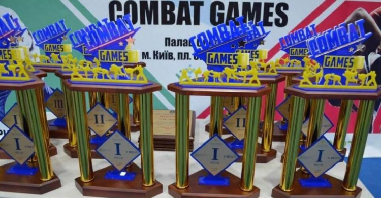 Криворожские спортсмены отличились на Всеукраинских соревнованиях среди школьников "Combat games" (фото)