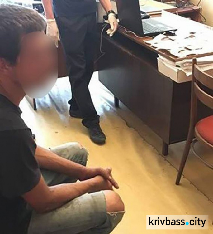 В полиции Кривого Рога задержали взяточника (ФОТО)