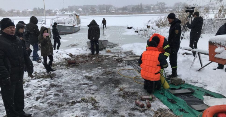 Лодки, круг, первая помощь: как можно спасти человека на льду, учили в Кривом Роге 