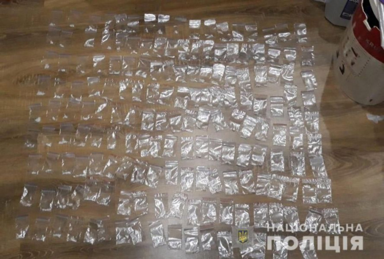 В Кривом Роге задержана группа наркоторговцев, сбывающих героин и опий через интернет (фото)