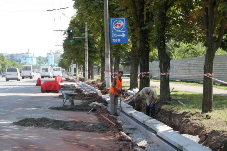Мэр Кривого Рога провел совещание относительно строительства дорог в городе (ФОТО)