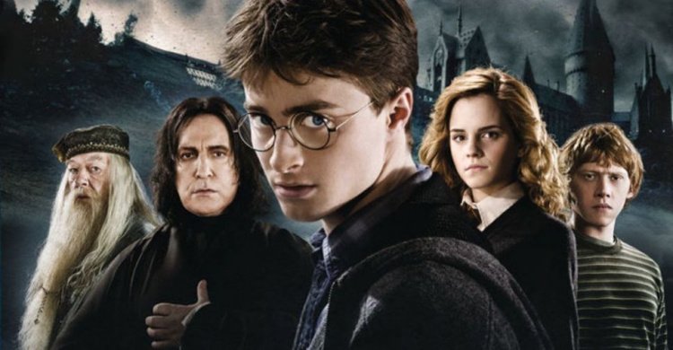 2 мая – Годовщина битвы за Хогвартс и Международный день Гарри Поттера