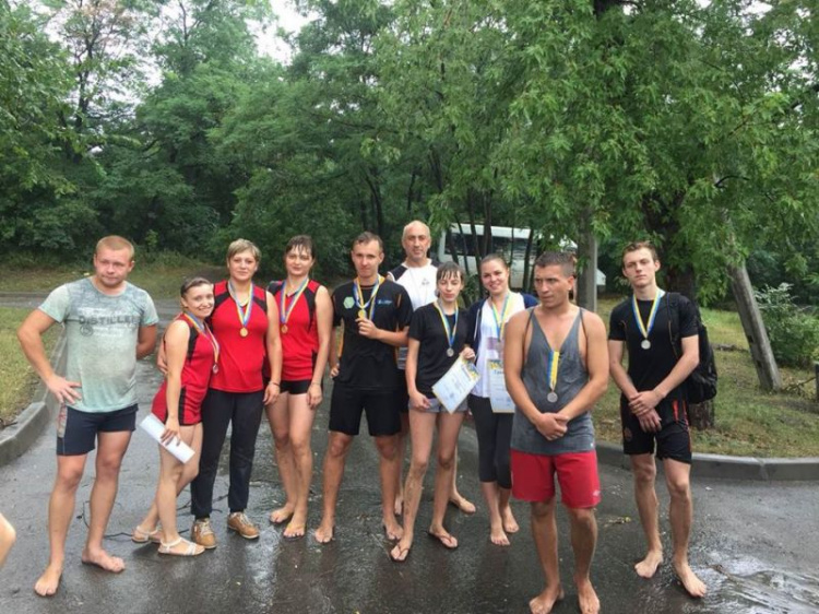 Спортивный дух: в Кривом Роге прошли соревнования по парковому волейболу (ФОТО)