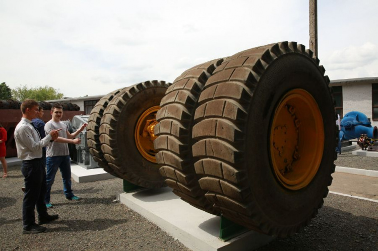 В Кривом Роге обновили музей горного оборудования под открытым небом  (фото)