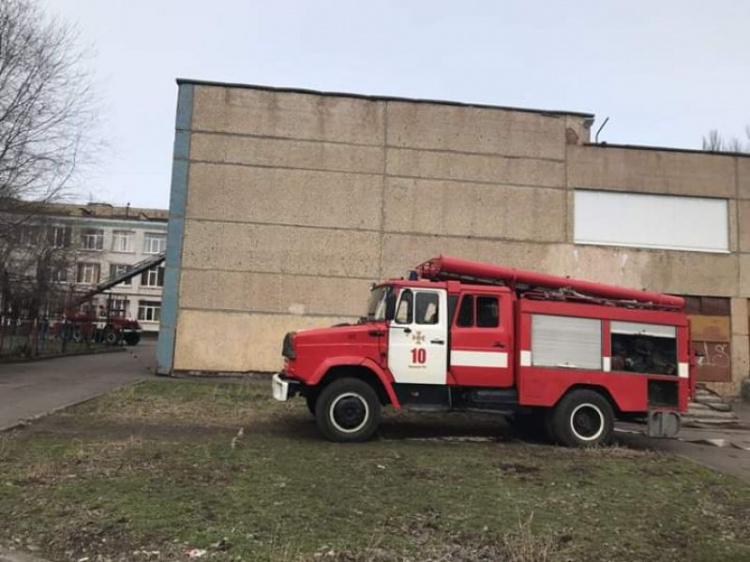 Пожар в криворожской школе: как прошли учения спасателей и представителей полиции (фото)