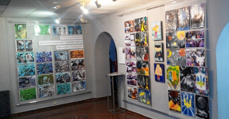 В криворожском выставочном зале открылась «Творческая мастерская детских грез» (ФОТО)