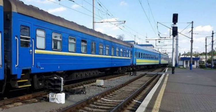 Поезд «Константиновка – Одесса» будет временно курсировать через Кривой Рог