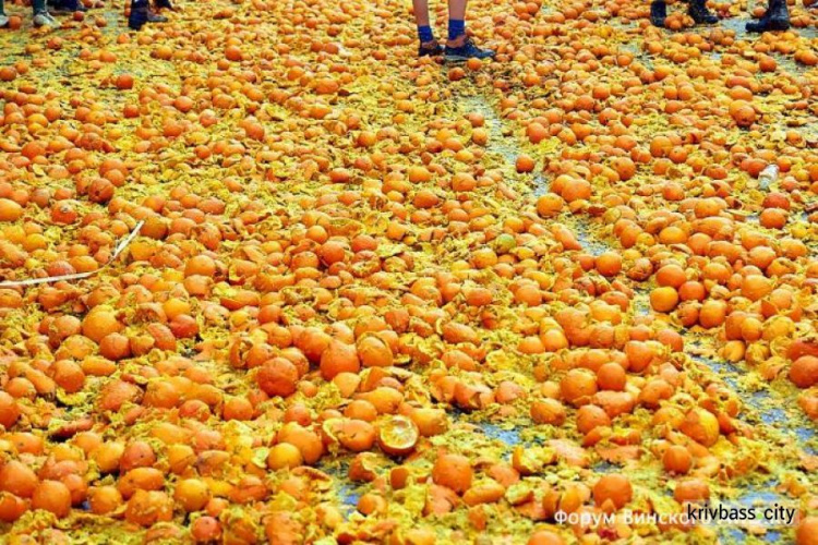 В Италии прошло  "апельсиновое побоище" (ФОТО+ВИДЕО)