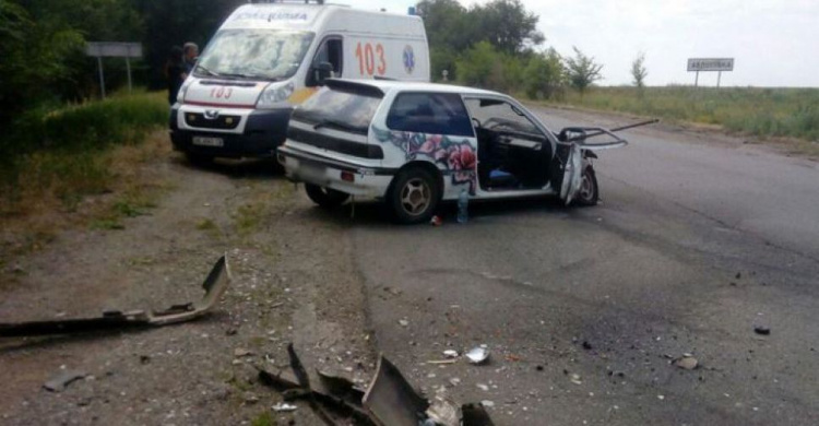 Авария под Кривым Рогом: на трассе столкнулись микроавтобус и Honda (ФОТО)
